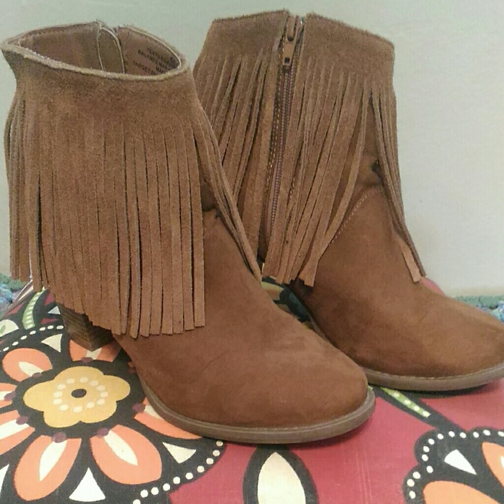 Fringed bootie